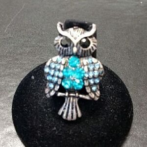 Silver tone blue rhinestone owl ring adjustable